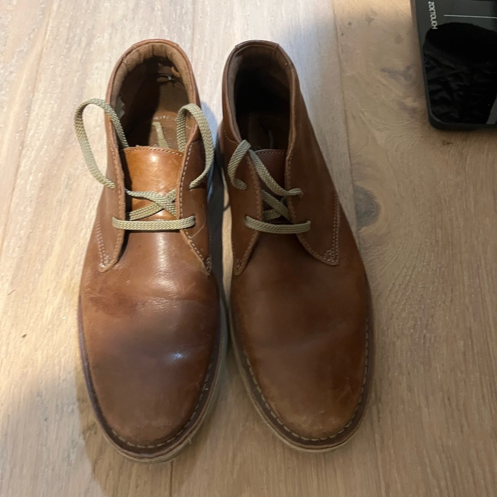Clarks Tan Leather Chukka Boots